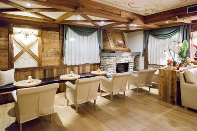 AlpHoliday Dolomiti Wellness
