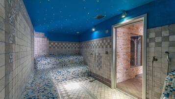 Couples treatment rooms, sauna, hot tub, Turkish bath, body treatments