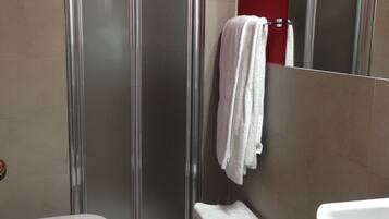 Vasca da bagno a immersione totale, soffione a pioggia, pantofole