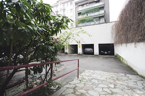 Self-parking (surcharge) 30 per night