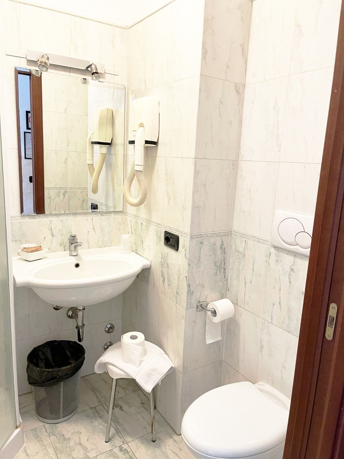 small double room | bathroom | shower, free toiletries, hair dryer, bidet