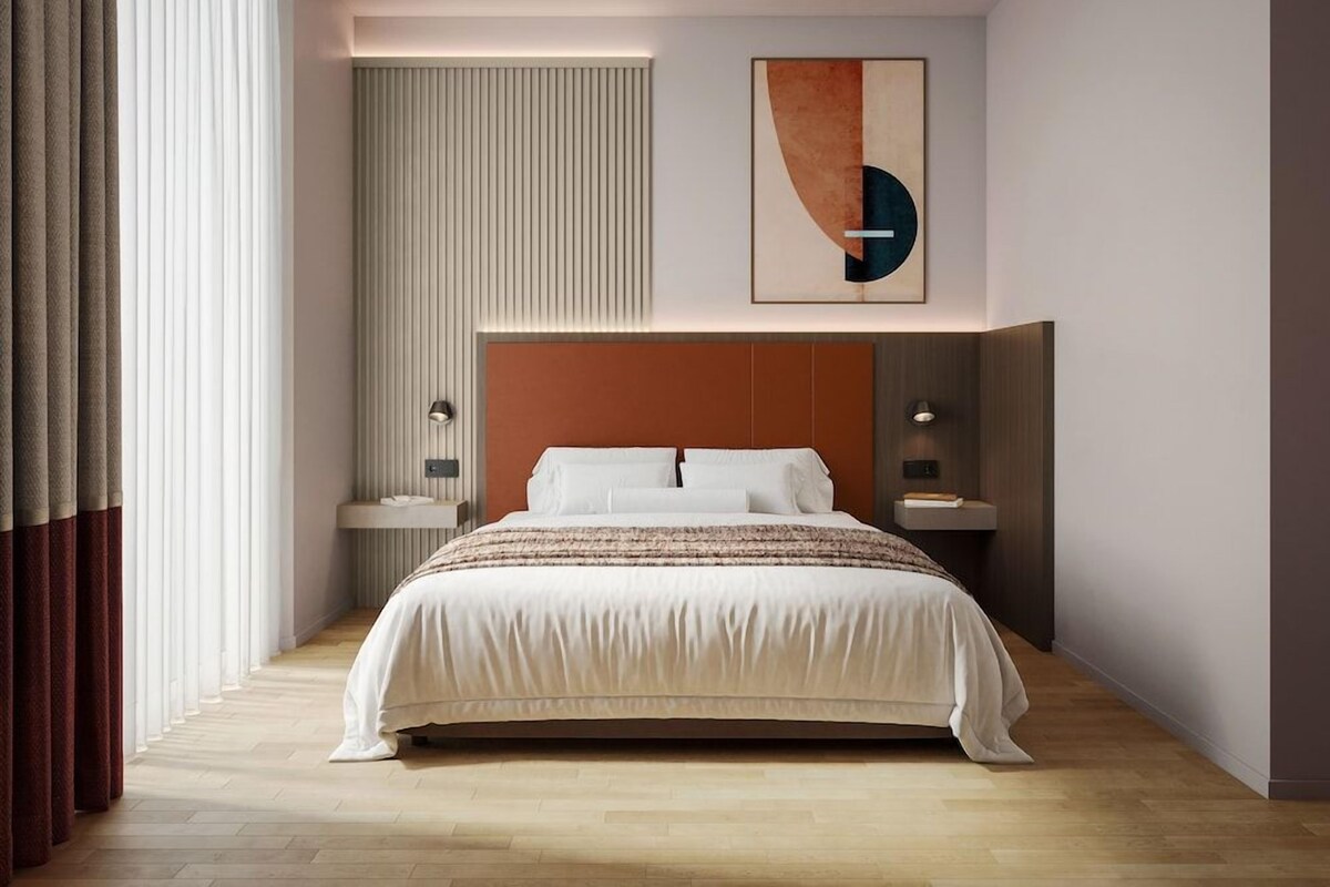 Down comforters, minibar, in-room safe, desk