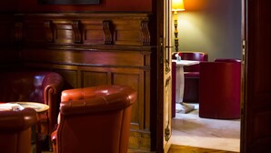Unclassified image, 3 of 79, button - Hotel Rex (Rome)