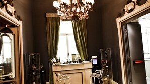 Unclassified image, 2 of 79, button - Hotel Rex (Rome)