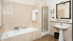 Free toiletries, hair dryer, bidet, towels - Columbus (Rome)