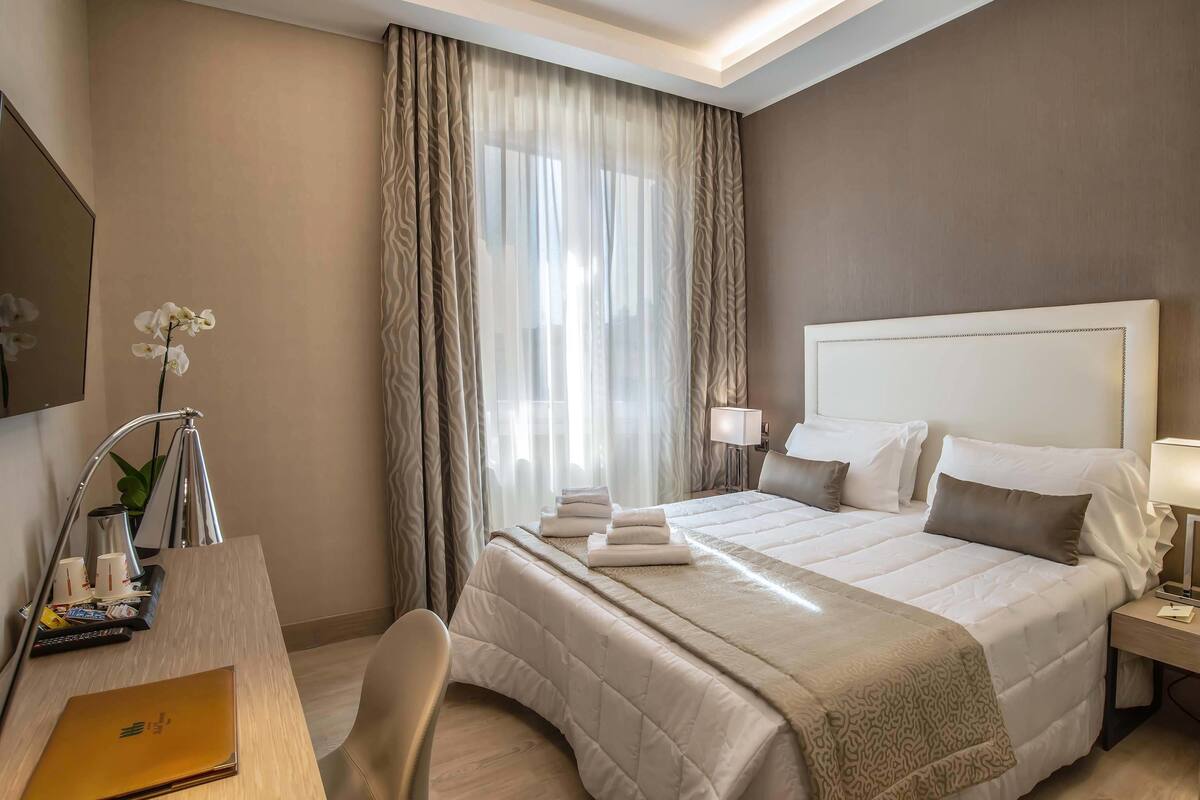 Premium bedding, minibar, in-room safe, desk