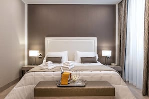 Junior Suite | Premium bedding, minibar, in-room safe, desk