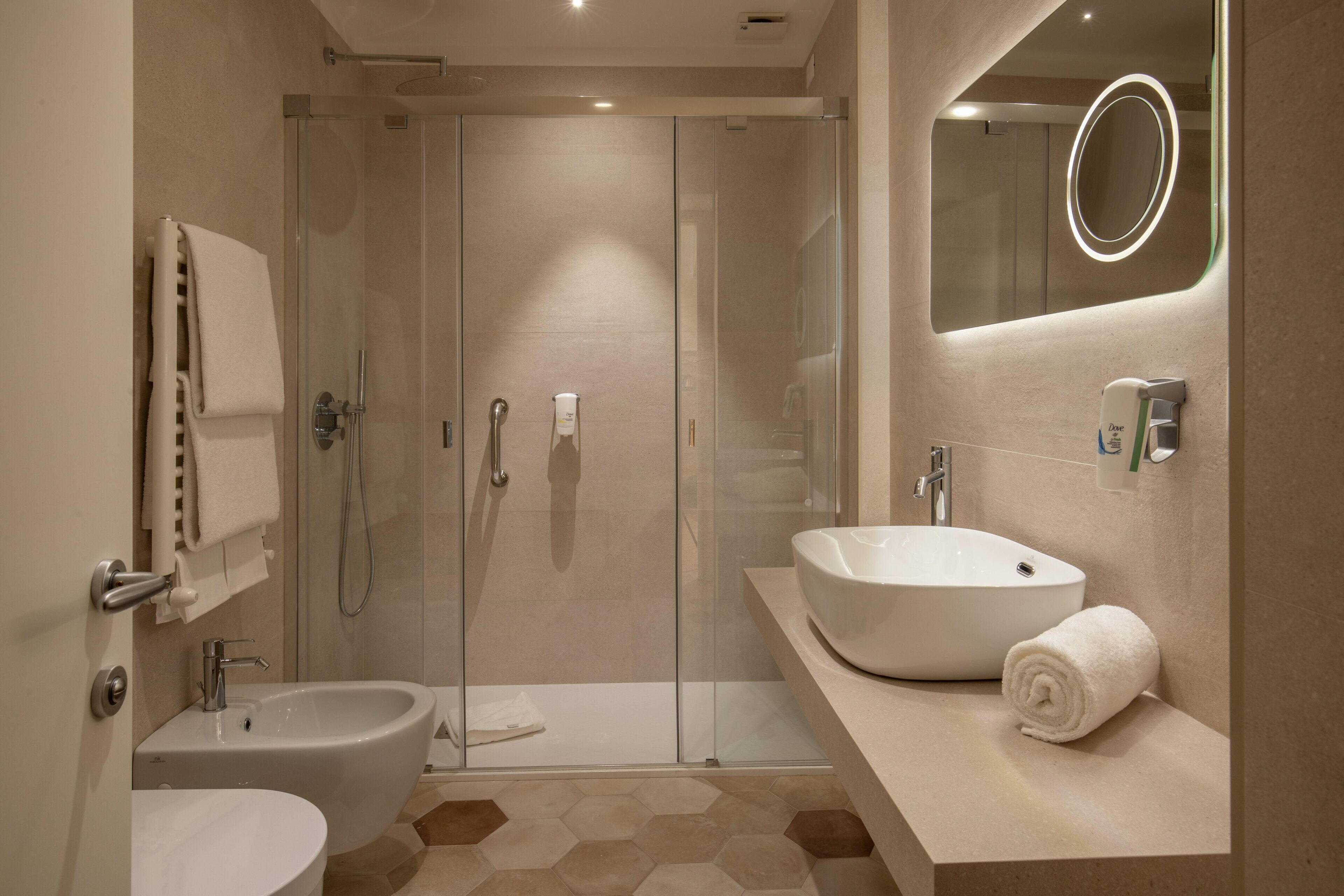 shower, free toiletries, hair dryer, towels