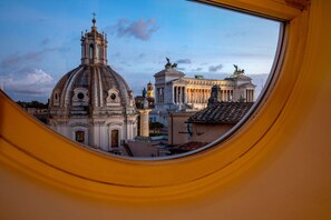 Suite Junior, 1 très grand lit, avec vue | Vue de la chambre