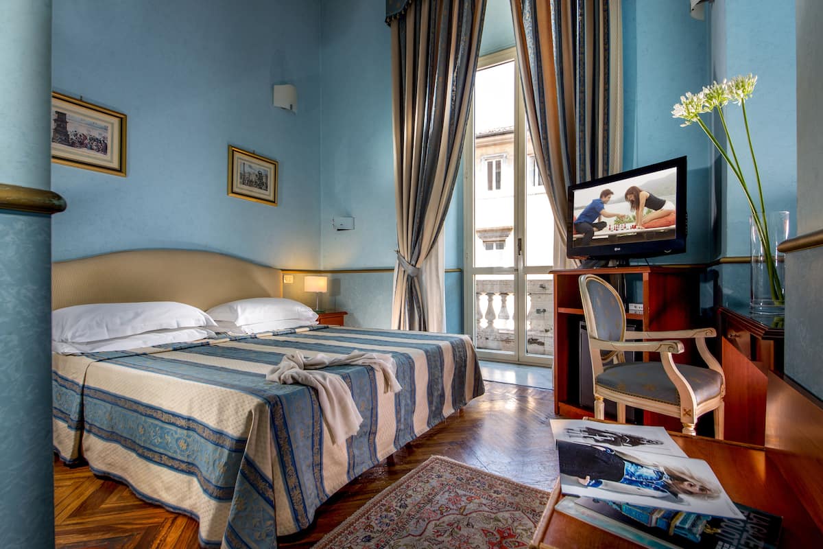 Minibar, in-room safe, iron/ironing board, free WiFi