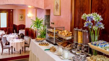 Colazione a buffet inclusa, servita tutte le mattine