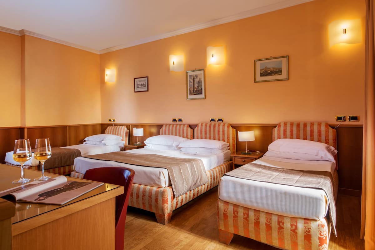 Minibar, in-room safe, iron/ironing board, free WiFi