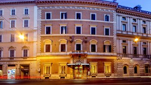 Front of property – evening/night - Hotel Tiziano (Rome)