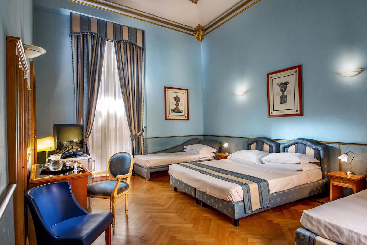 Minibar, in-room safe, iron/ironing board, free WiFi