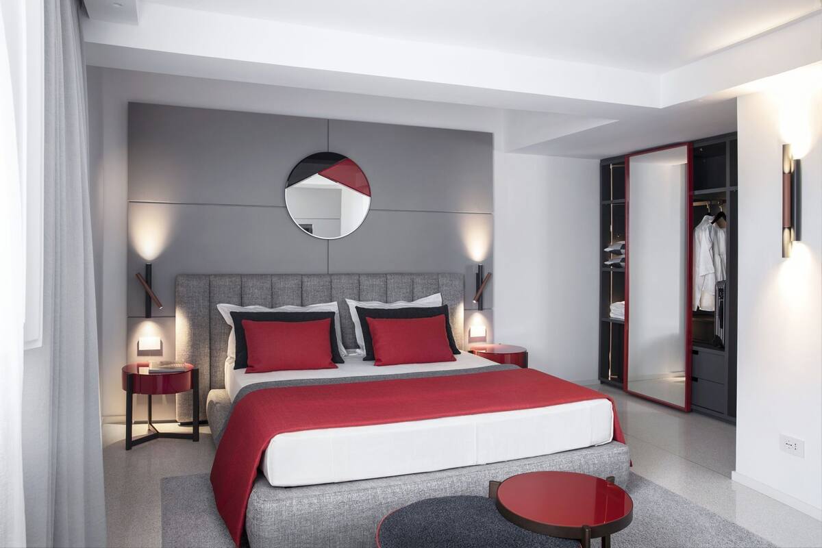Premium bedding, minibar, in-room safe, blackout drapes