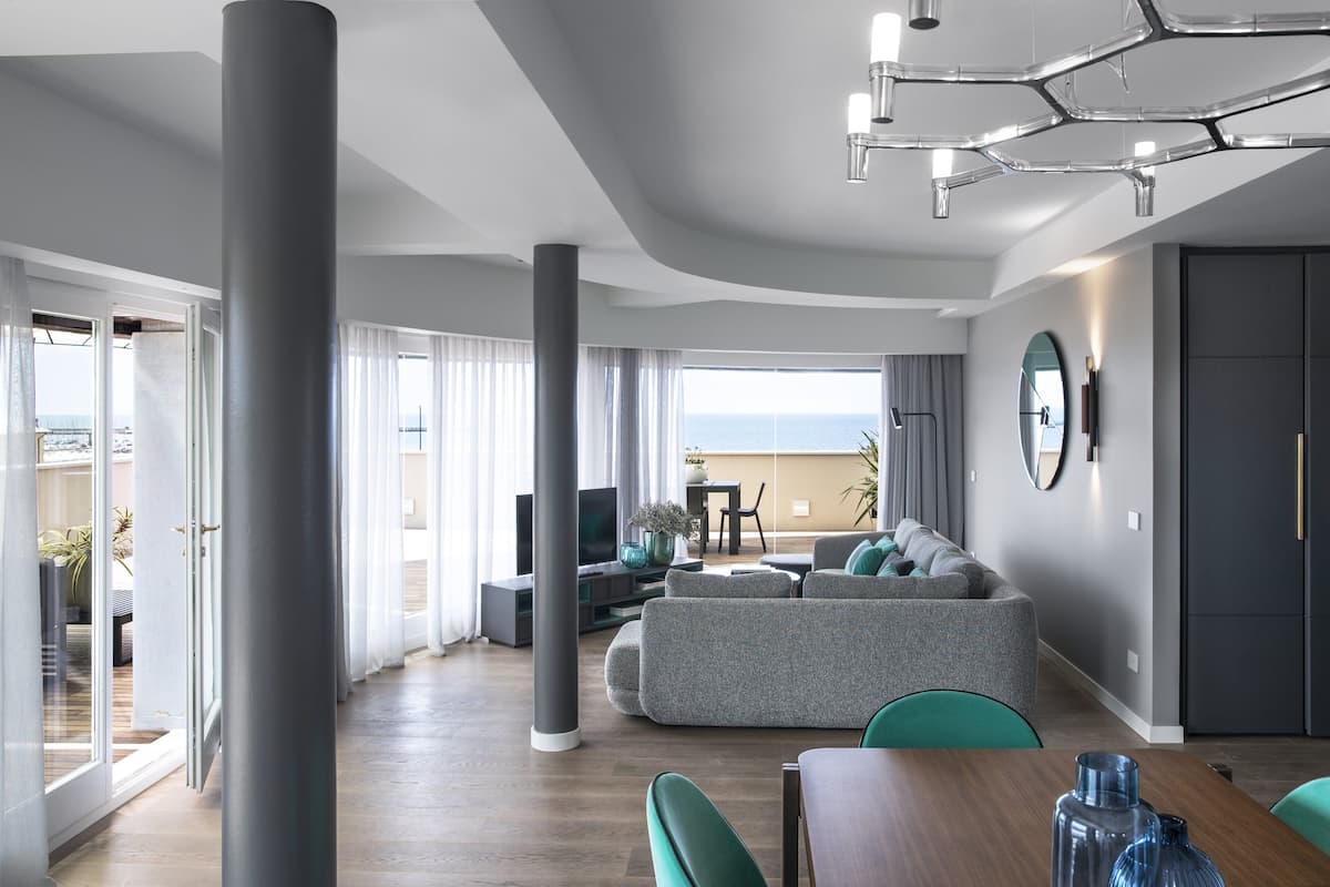 PENTHOUSE SUD | Living area | Smart TV