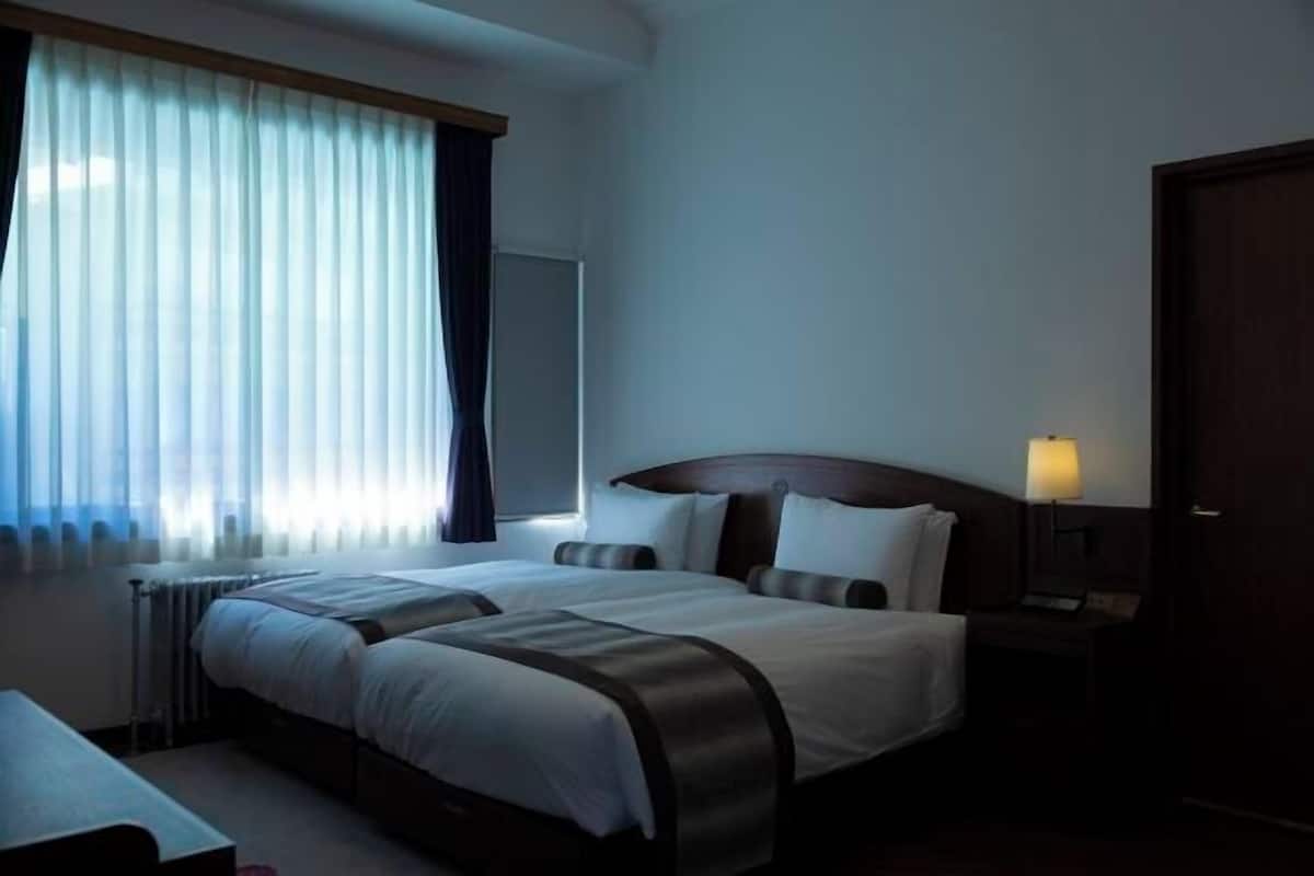 1 bilik tidur, peralatan tempat tidur premium, peti besi dalam bilik