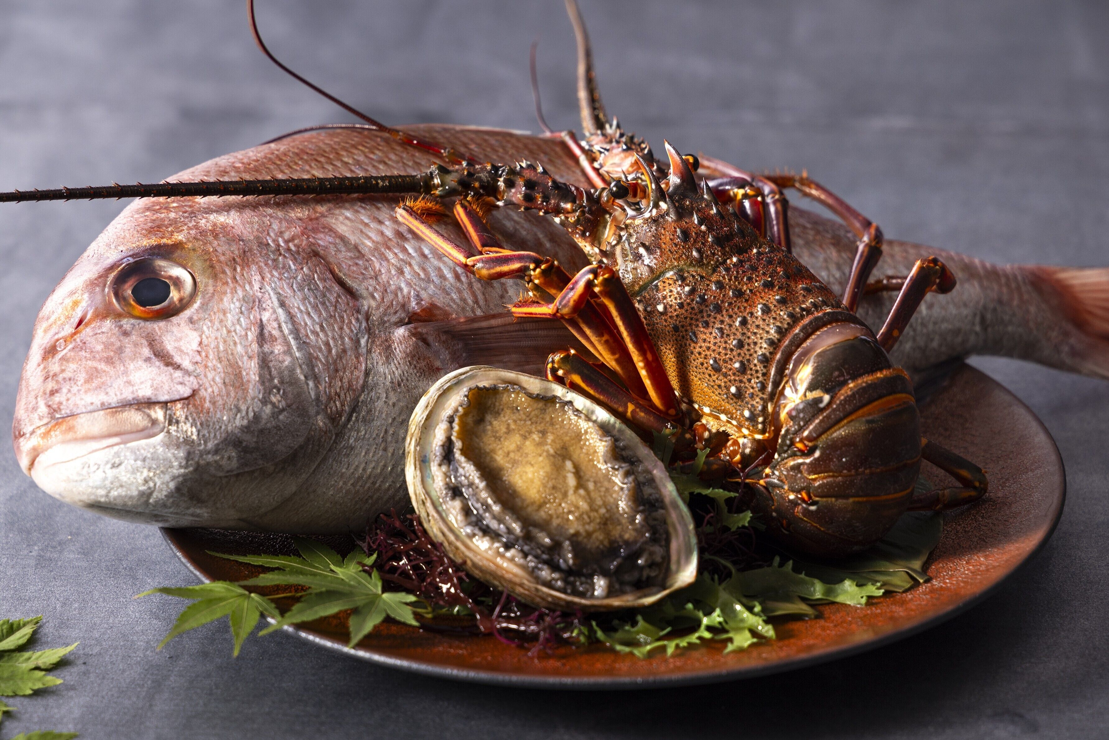 15 restaurants, breakfast, dinner served; japanese cuisine