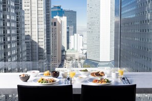 Desayuno buffet todos los días (JPY 2200 por persona) 