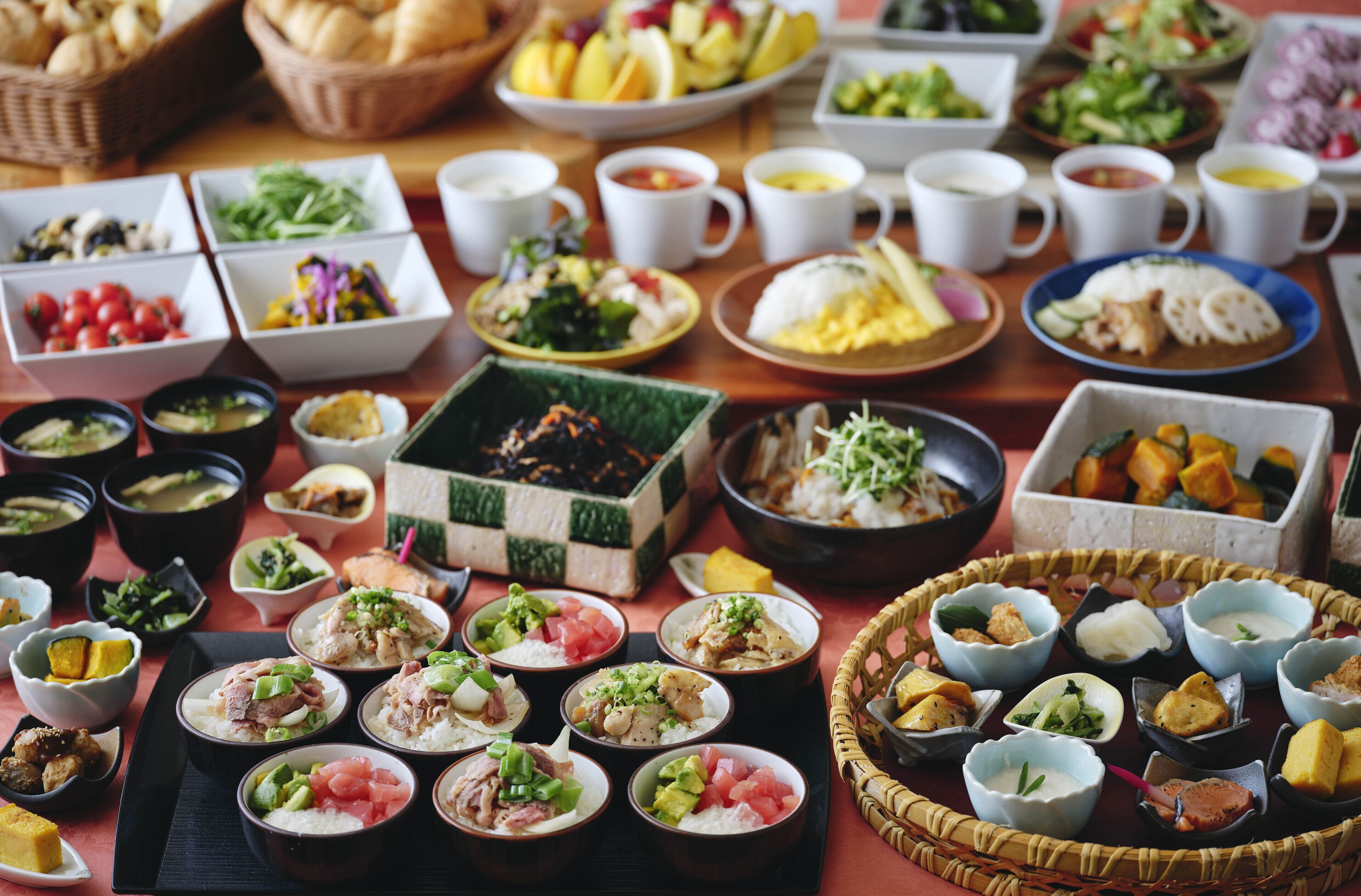 daily buffet breakfast (jpy 2750 per person)