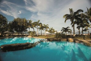 2 outdoor pools, pool umbrellas, sun loungers