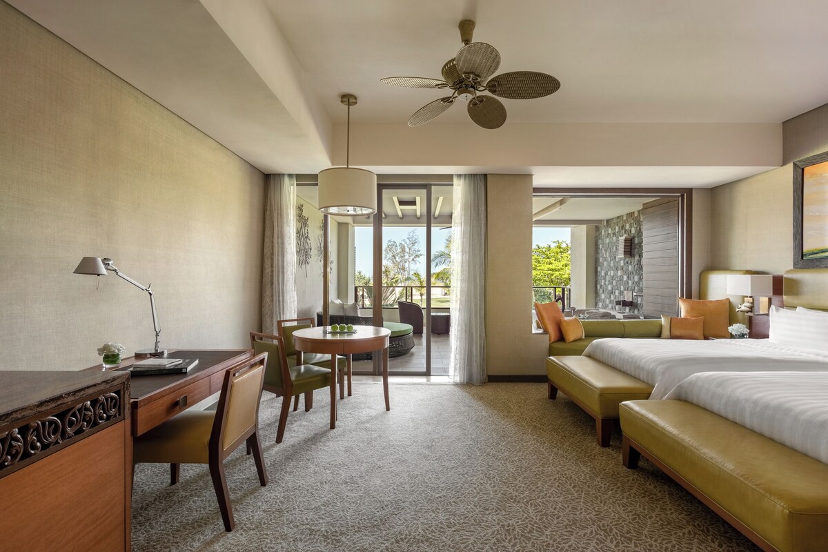 Ocean Wing Junior Suite Garden View (Twin) | In-room safe, desk, laptop workspace, blackout drapes
