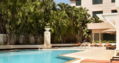 Sule Shangri-La, Yangon