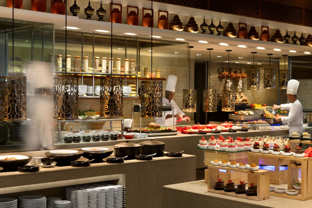 Sule Shangri-La, Yangon by null