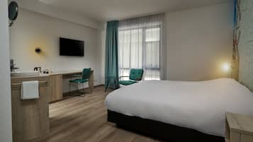 City Double Room, 1 King Bed | Két bảo mật tại phòng, trang trí khác biệt