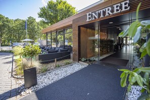 Front of property - Fletcher Wellness - Hotel Stadspark (Bergen op Zoom)