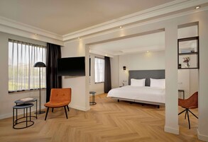 Ropa de cama hipoalergénica, cubrecamas y minibar 