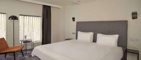 Literie hypoallergénique, couette en duvet d'oie, minibar