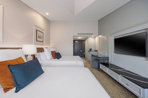 In-room safe, desk, blackout curtains, iron/ironing board - Millennium Hotel Queenstown (Queenstown)