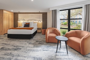 In-room safe, desk, blackout drapes, iron/ironing board - Millennium Hotel Queenstown (Queenstown)