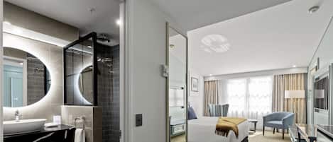 Superior Room, 1 King Bed