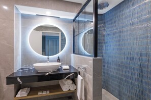 Eco-friendly toiletries, hair dryer, towels - Millennium Hotel Queenstown (Queenstown)