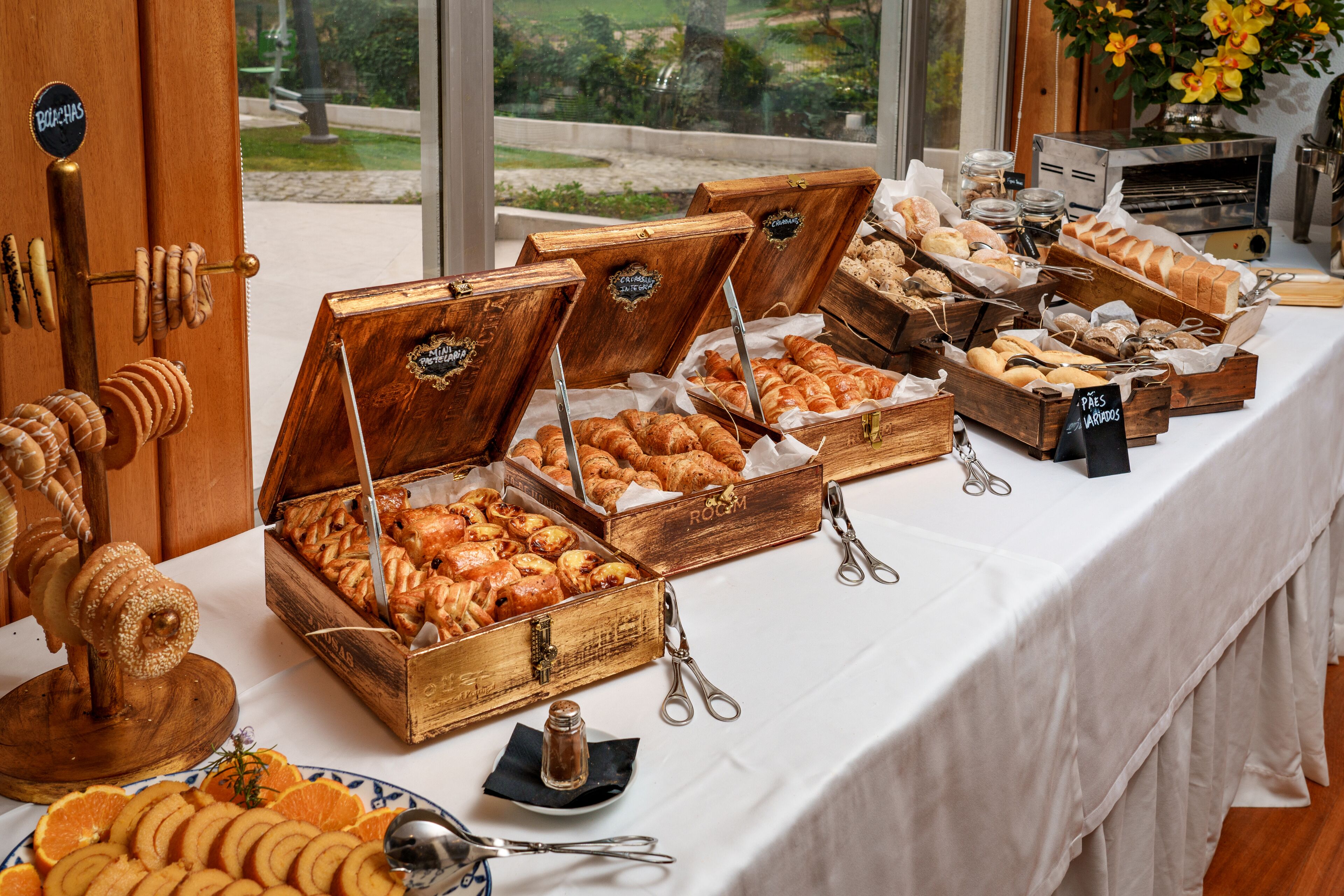 daily buffet breakfast (eur 16 per person)