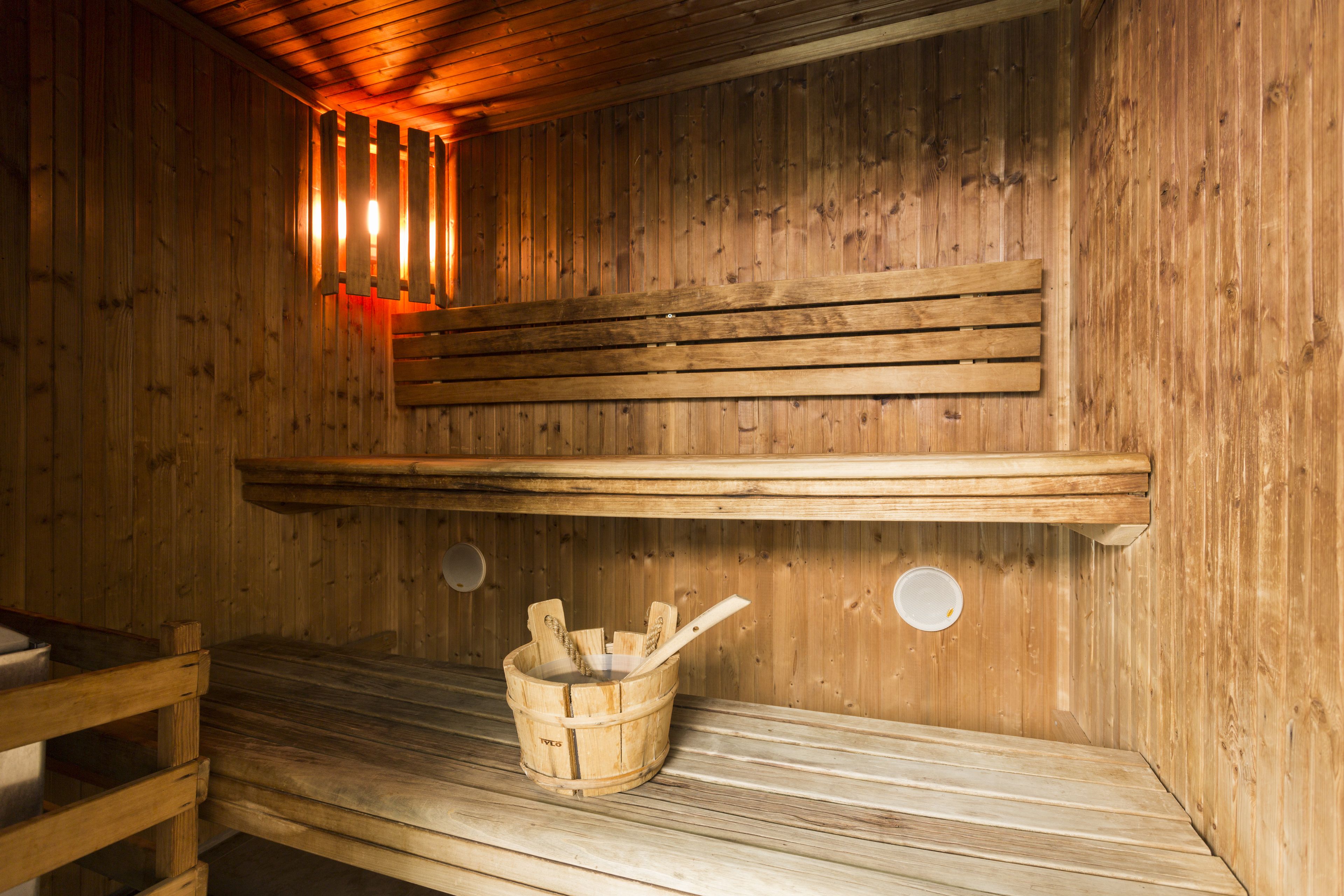 couples treatment room(s), sauna, hot tub, steam room