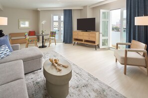 1 bedroom, premium bedding, down comforters, pillowtop beds