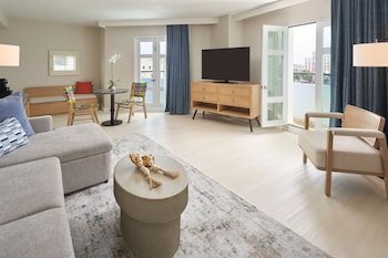 Premium bedding, down comforters, pillowtop beds, in-room safe at Hotel Rumbao, a Tribute Portfolio Hotel