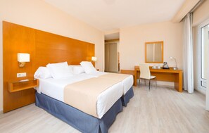 Minibar, wifi gratis y ropa de cama 