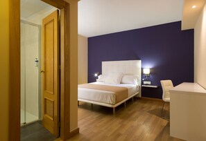 Minibar, wifi gratis y ropa de cama 