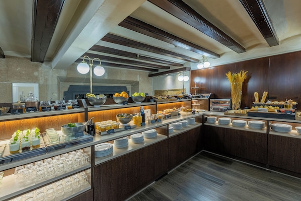Daily buffet breakfast (EUR 14 per person)