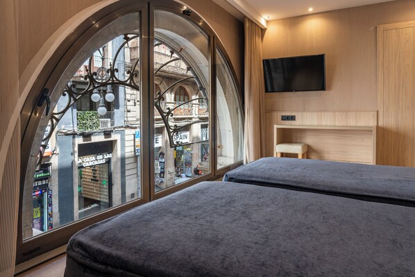 1 bedroom, in-room safe, desk, laptop workspace
