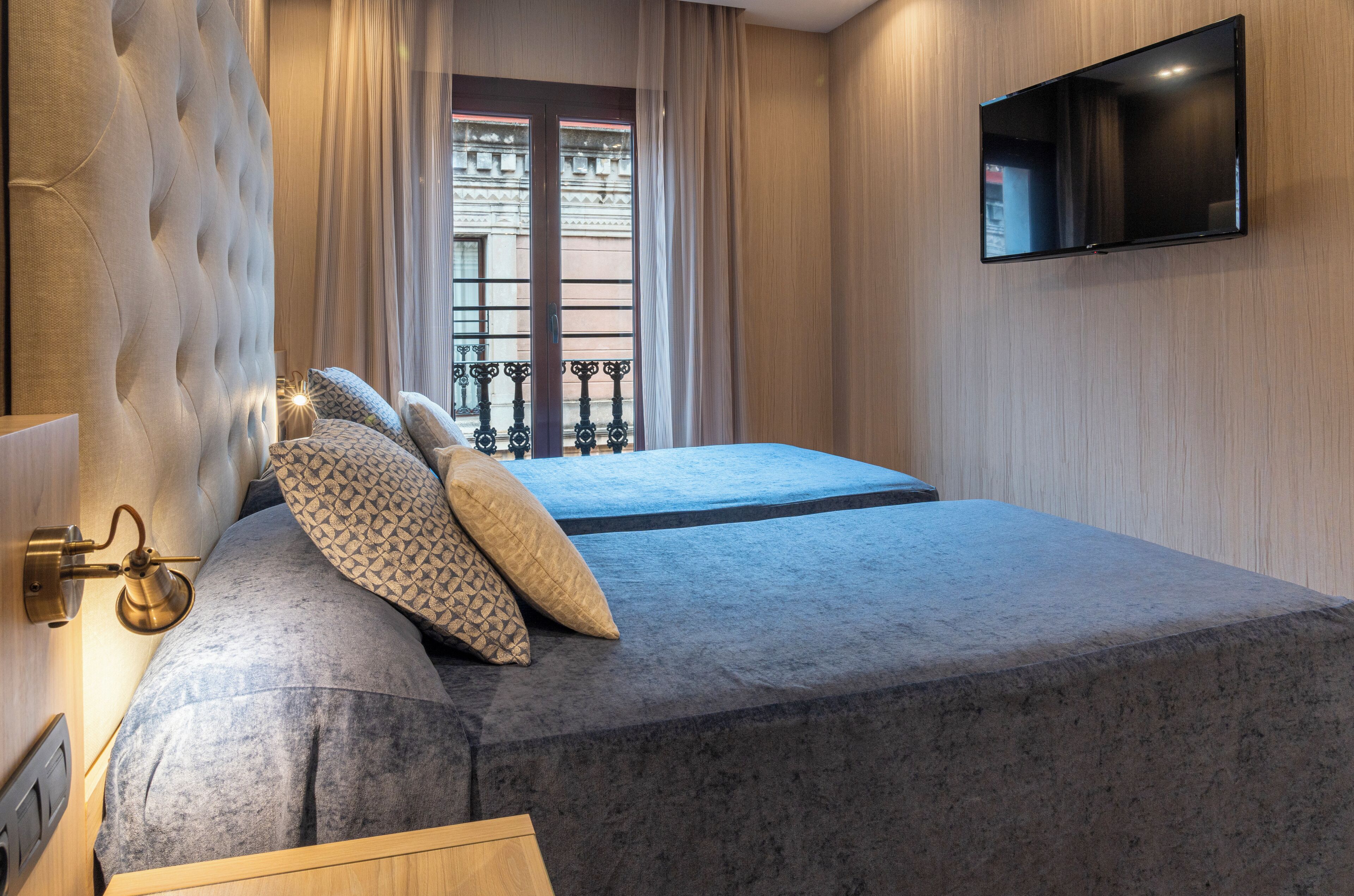 1 bedroom, in-room safe, desk, laptop workspace