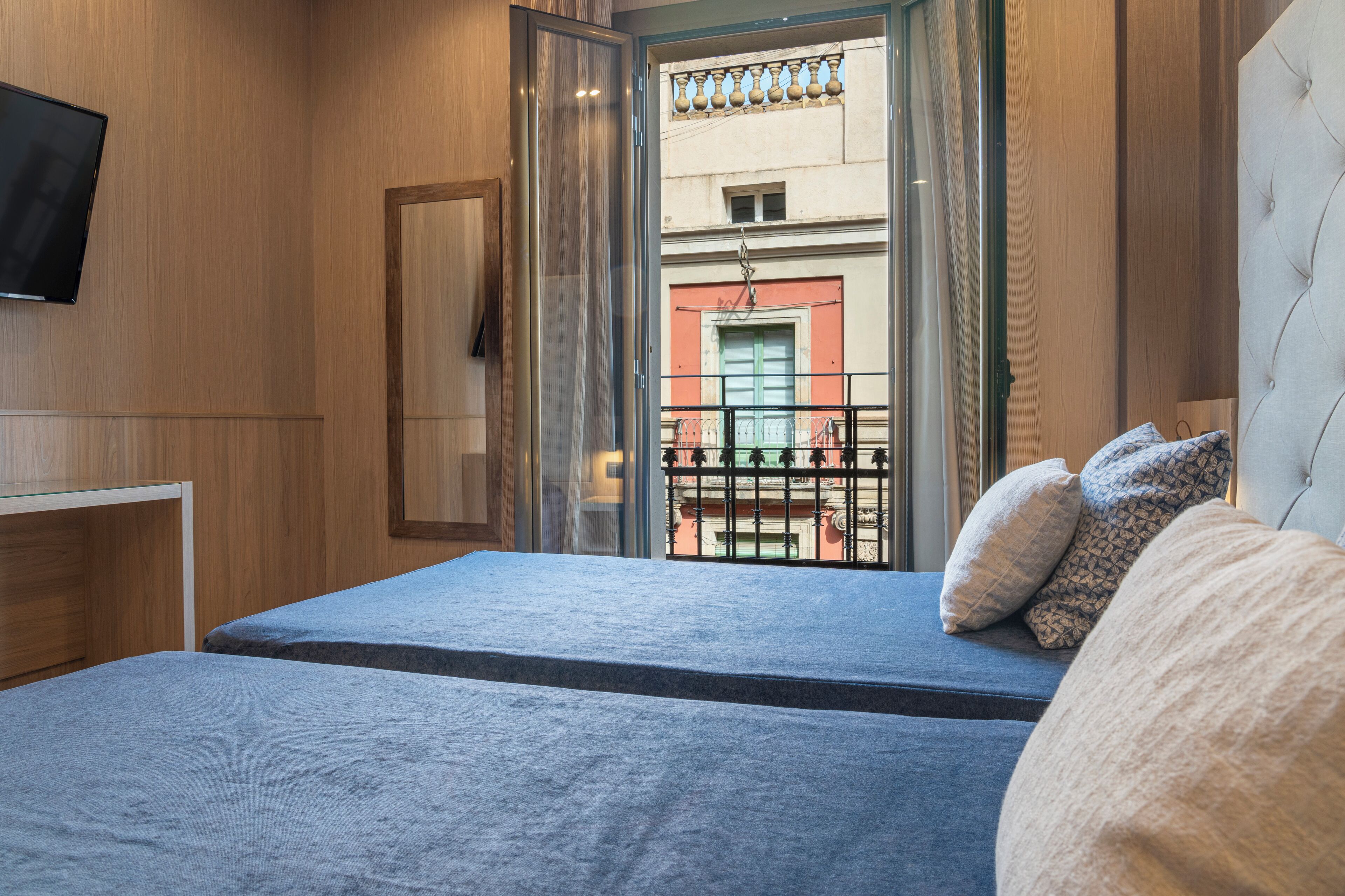 1 bedroom, in-room safe, desk, laptop workspace