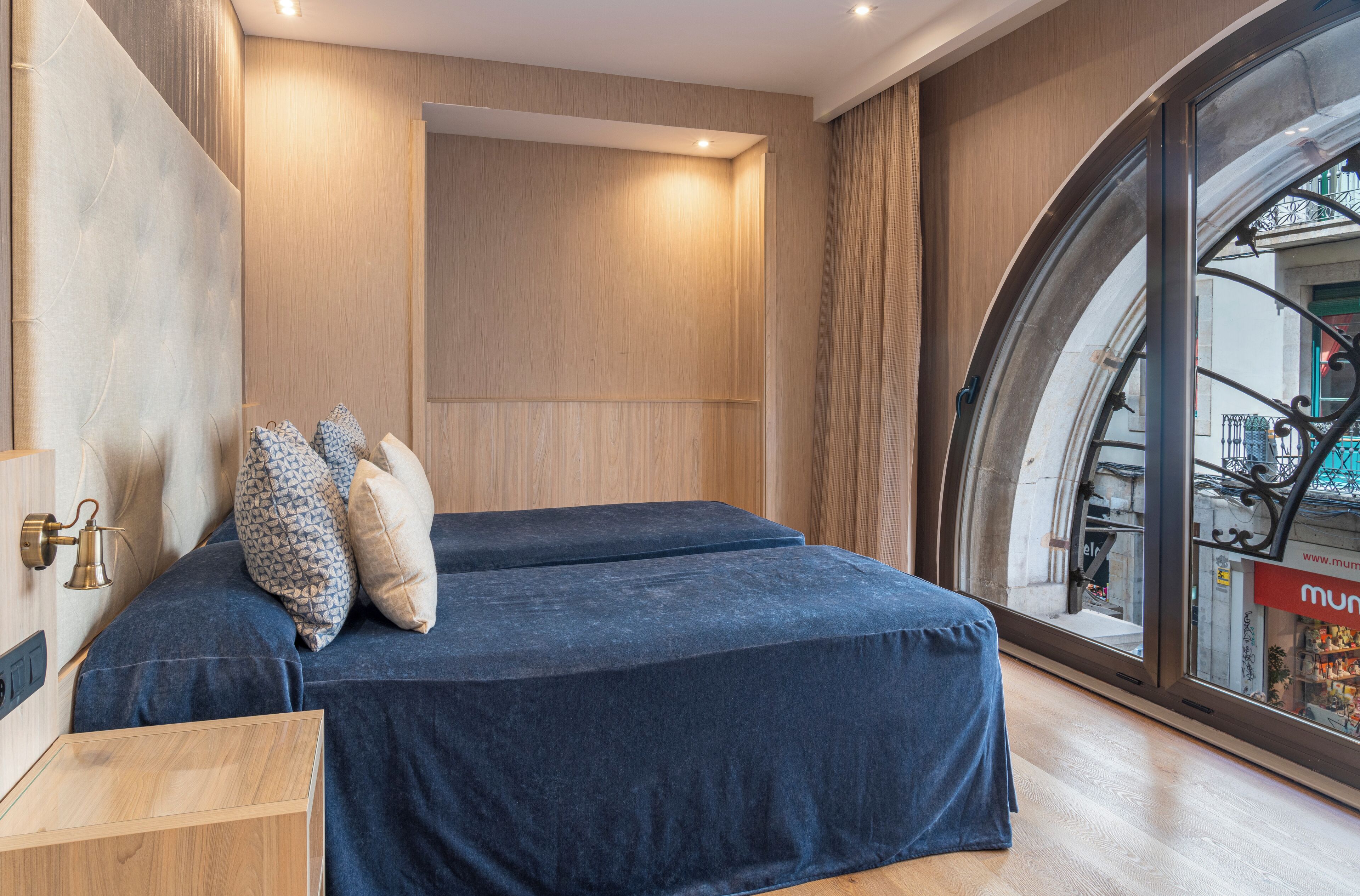 1 bedroom, in-room safe, desk, laptop workspace