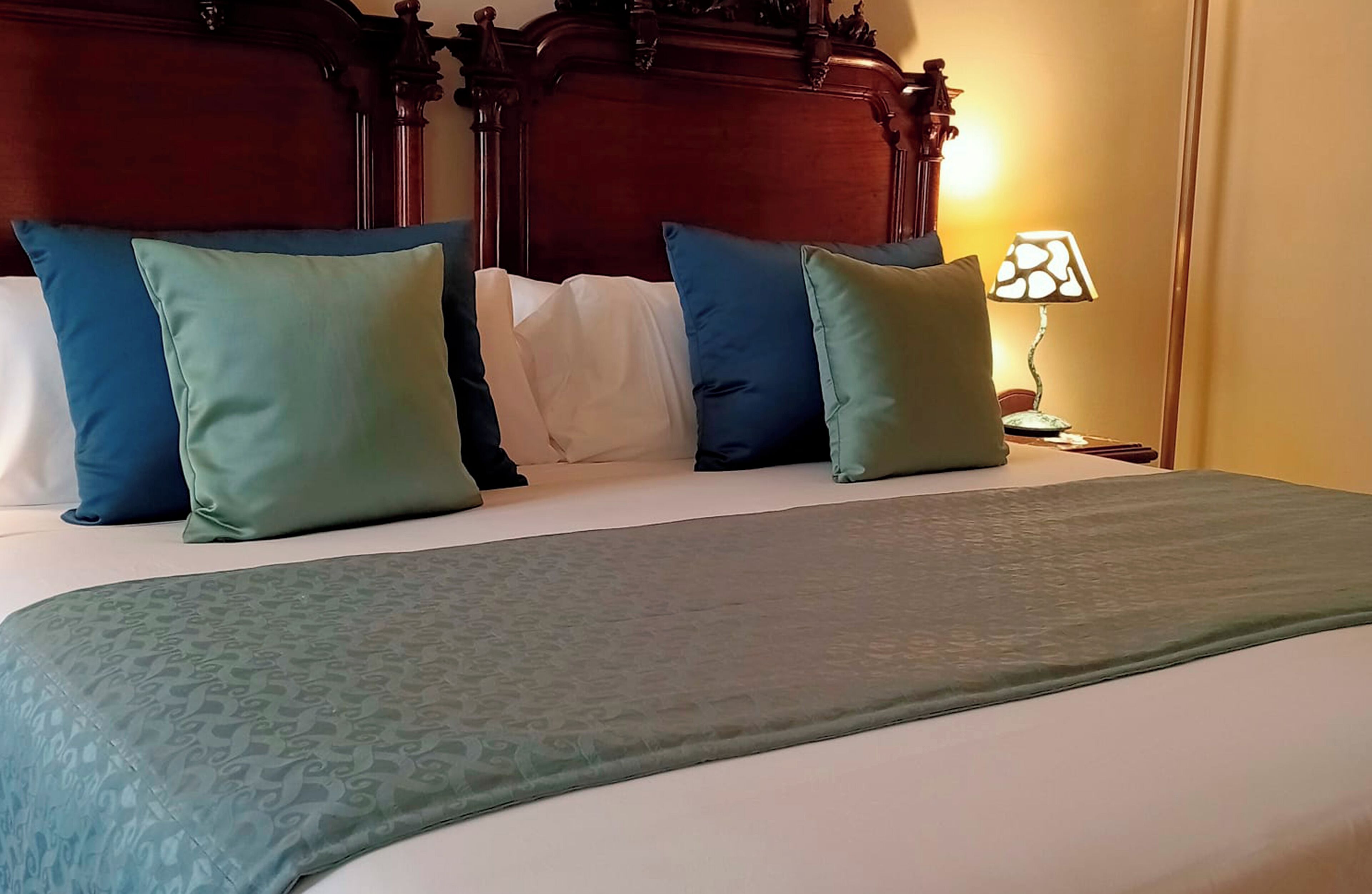 suite miró | 1 bedroom, in-room safe, desk, laptop workspace