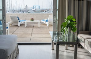 Premium-værelse | Minibar, pengeskab på værelset, skrivebord, mørklægningsgardiner