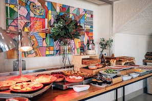 Daily cooked-to-order breakfast (EUR 12 per person)